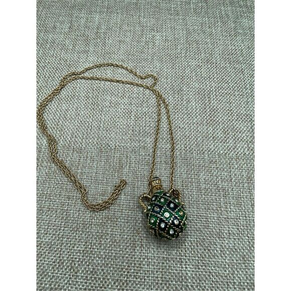 Vintage Jewelry Gorgeous Avon Green Enamel and Rhinestone Jug Necklace - Picture 10 of 13